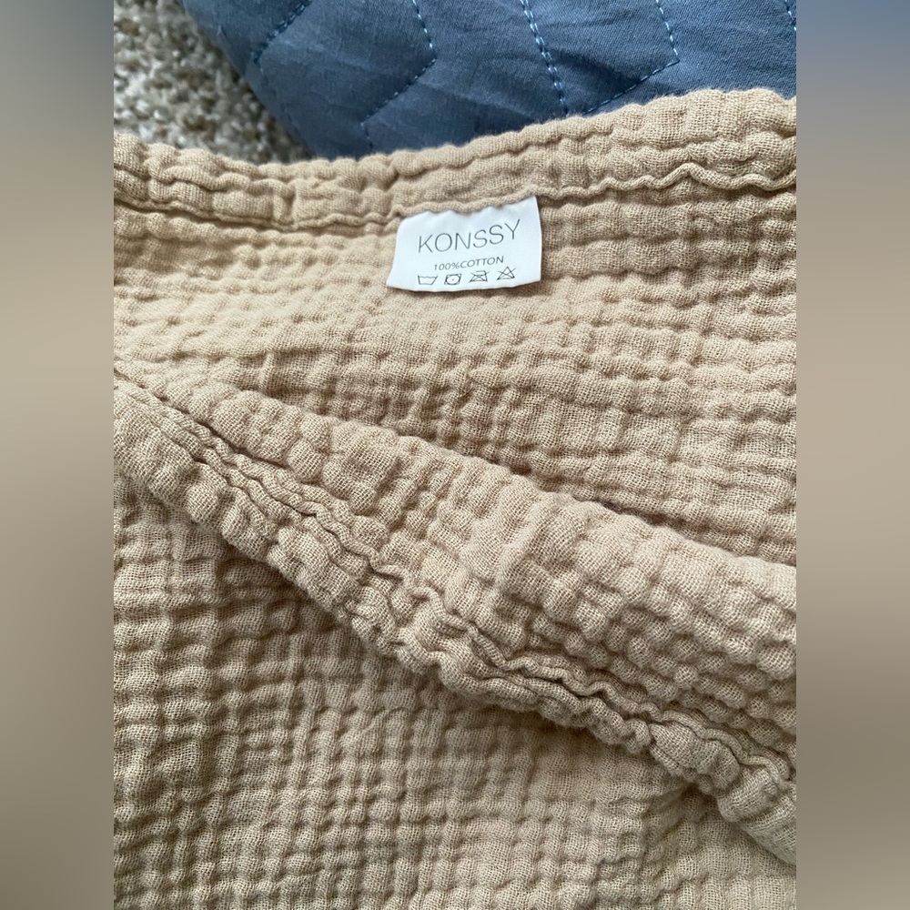 KONSSY Beige Muslin Nursing Cover